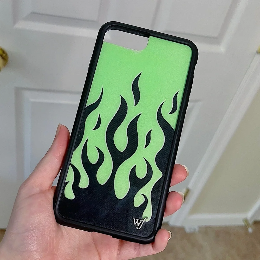 ✧･ﾟwildflower flames case